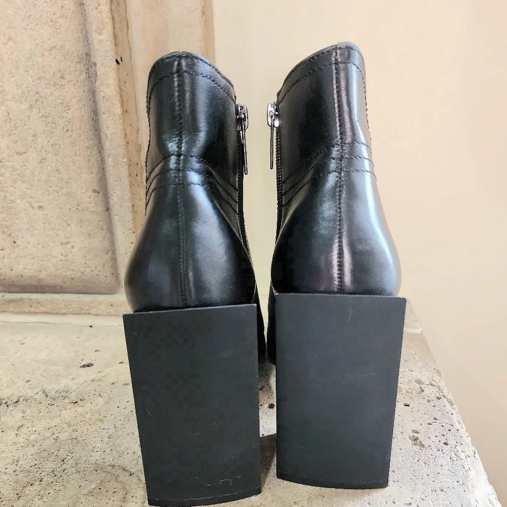 H by Halston Mal Leather Ankle Booties Size 9